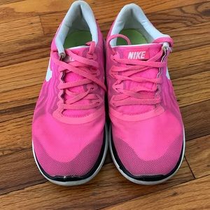 Women’s Nike Free 4.0 Sneakers